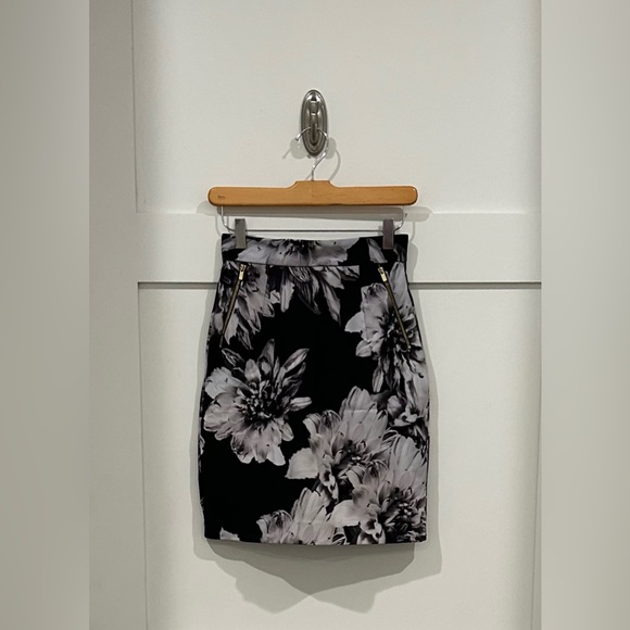 H&M Floral Skirt - Picture 1 of 3